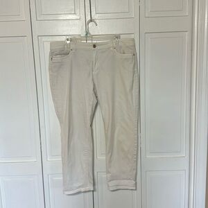White House, black market white crop Jean